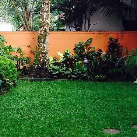 Holiday Nest Bed & Breakfast Wadduwa Exterior photo