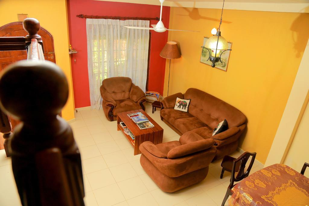 Holiday Nest Bed & Breakfast Wadduwa Exterior photo